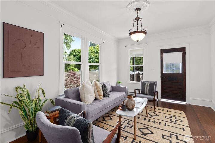 Property Photo:  828 S Sullivan Street  WA 98108 