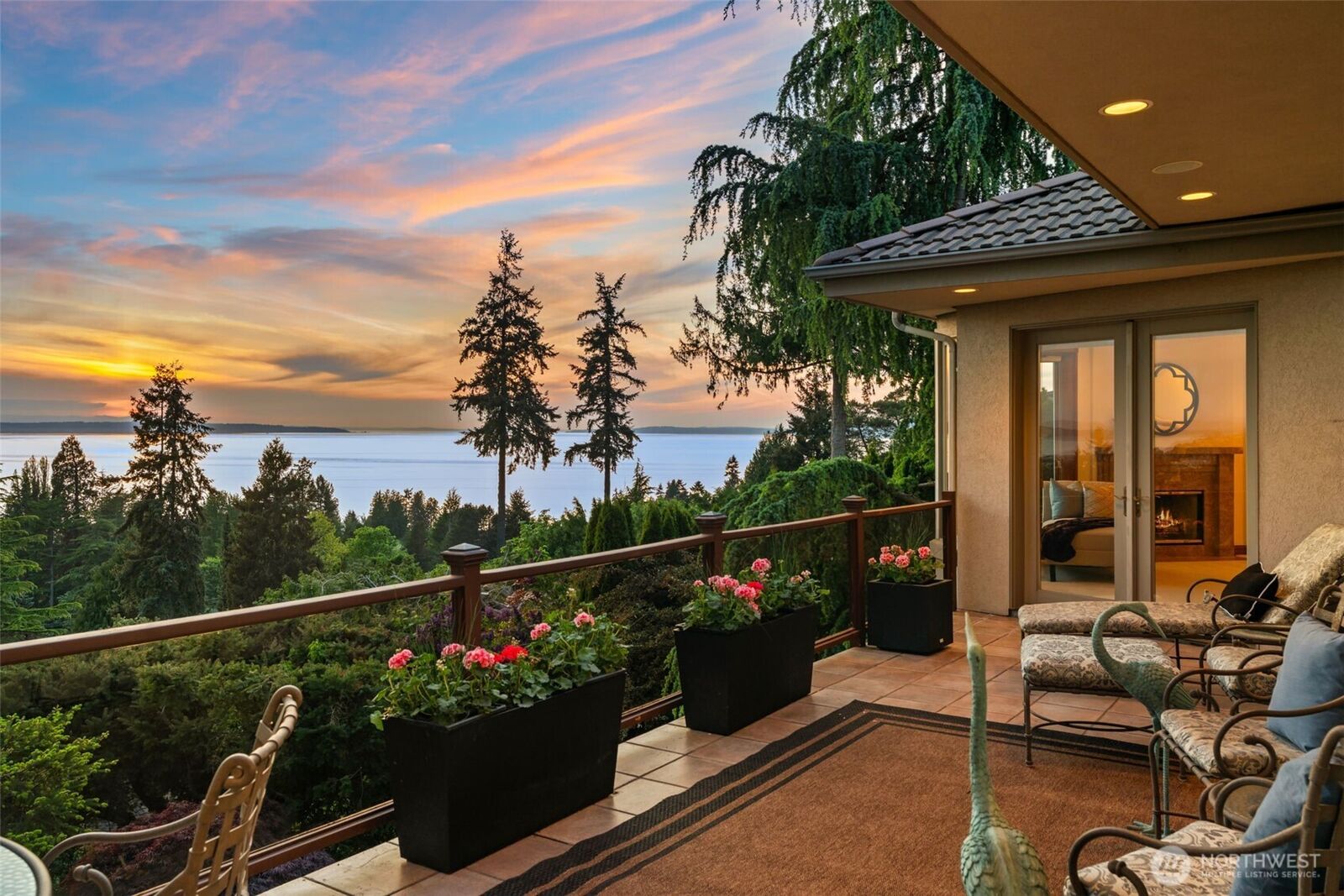 Property Photo:  19314  94th Avenue W  WA 98020 