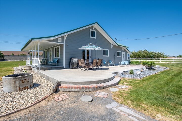 Property Photo:  18253 Road  B  NW  WA 98823 