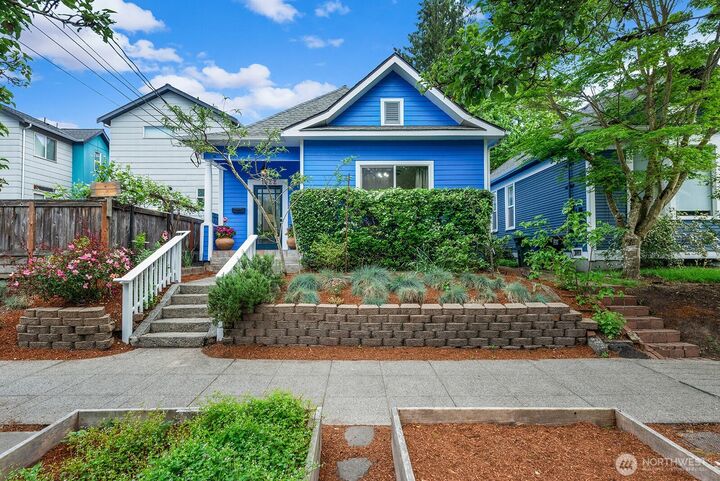 Property Photo:  1622  22nd Avenue  WA 98122 