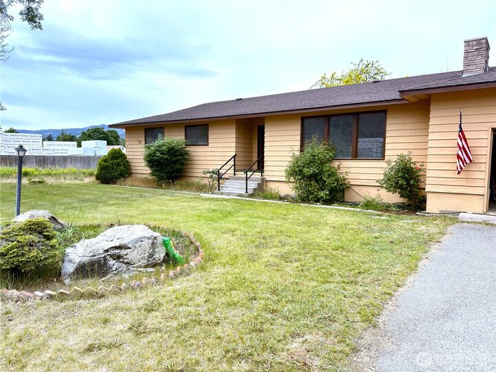 Property Photo: 504 9th Avenue WA 98844