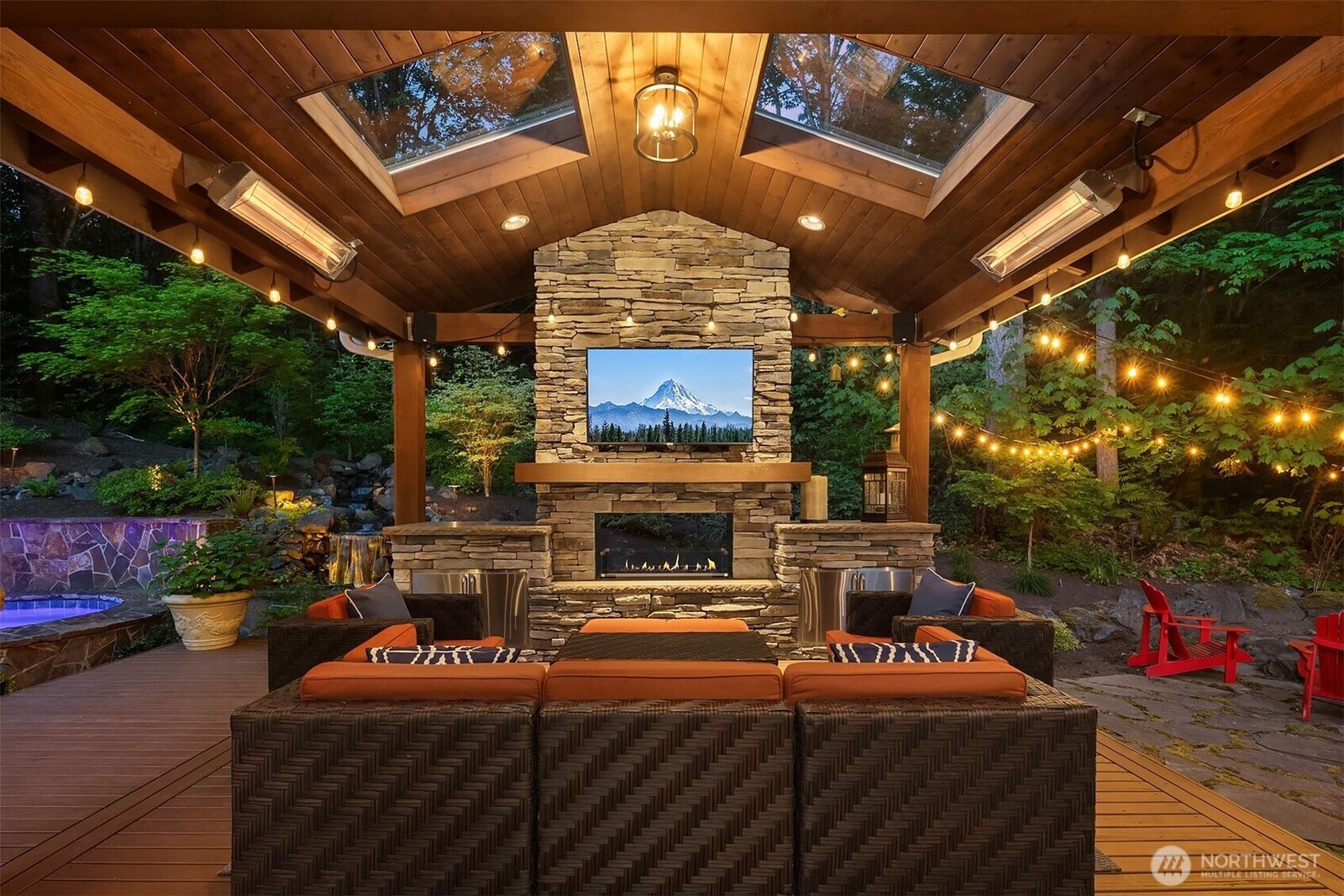 Property Photo:  8512  213th Place NE  WA 98053 