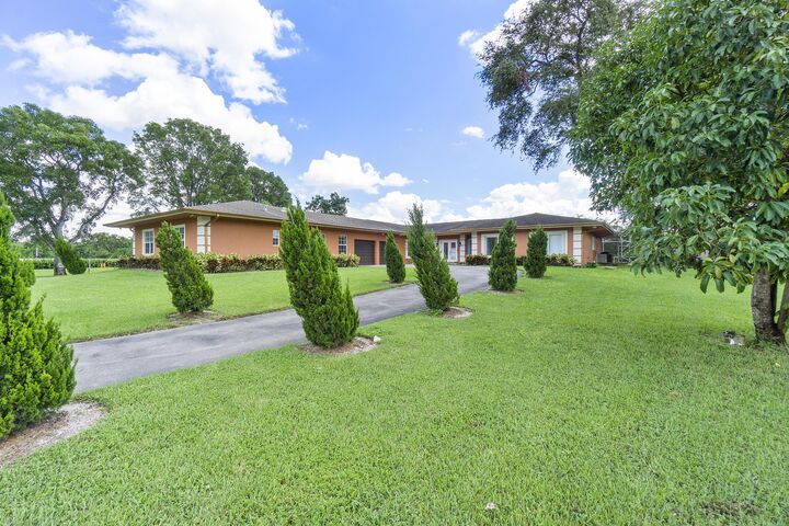 Property Photo:  7600 NW 82nd Terrace  FL 33067 