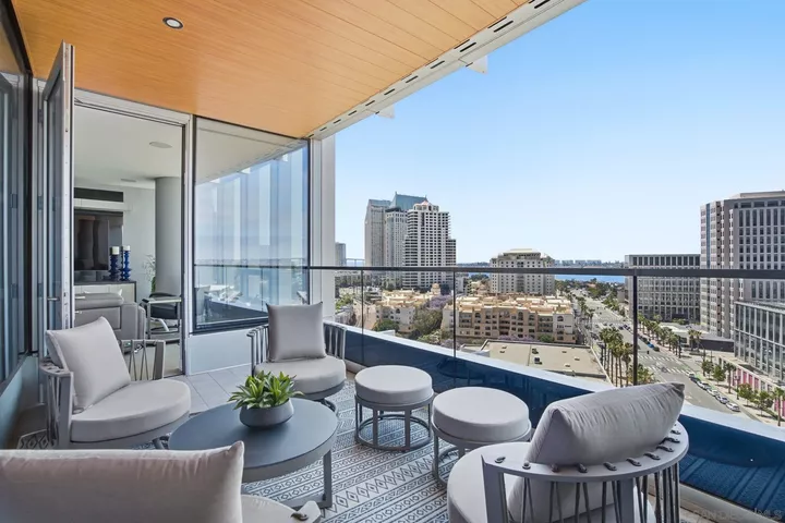 Property Photo: 888 W E Street 1403 CA 92101