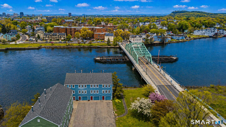 Property Photo:  674 Quinnipiac Avenue 674  CT 06513 