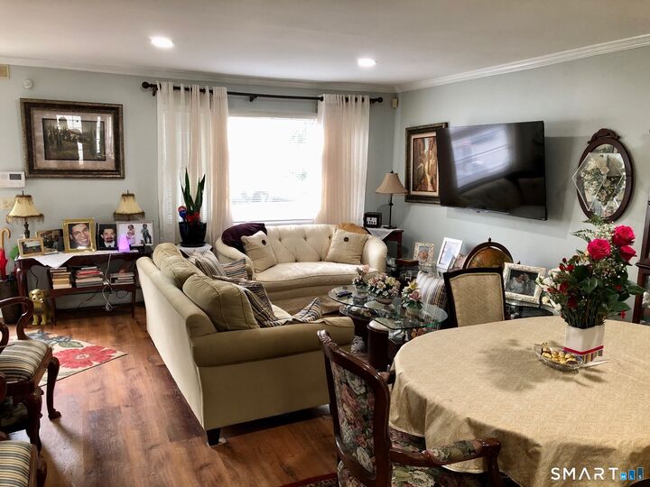 Property Photo:  30 Yarrington Court 30  CT 06607 