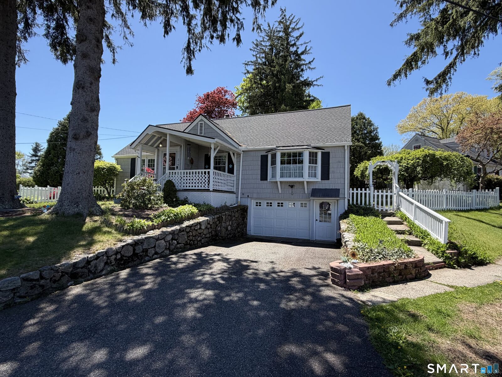 Property Photo:  214 North Hoadley Street  CT 06770 