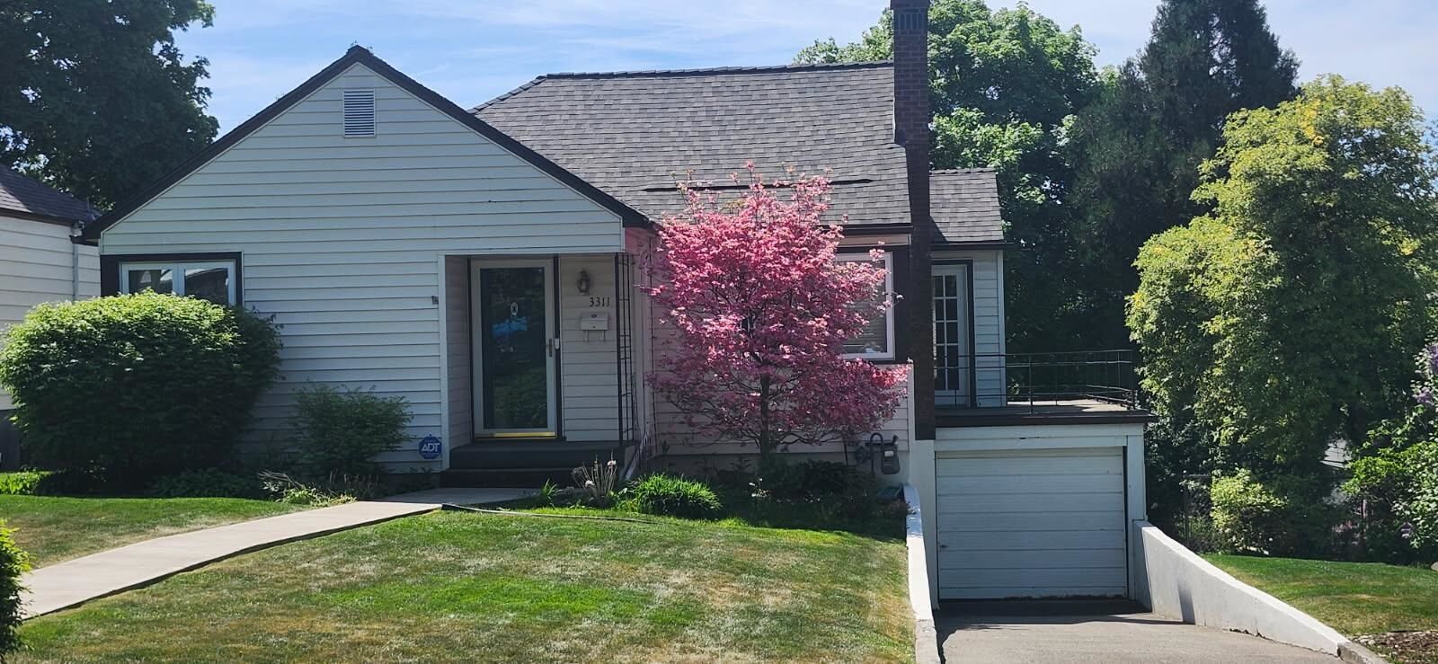Property Photo:  3311 W Euclid Ave  WA 99205 