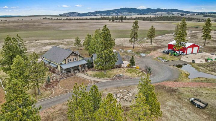 Property Photo:  7617 E Elder Rd  WA 99036 