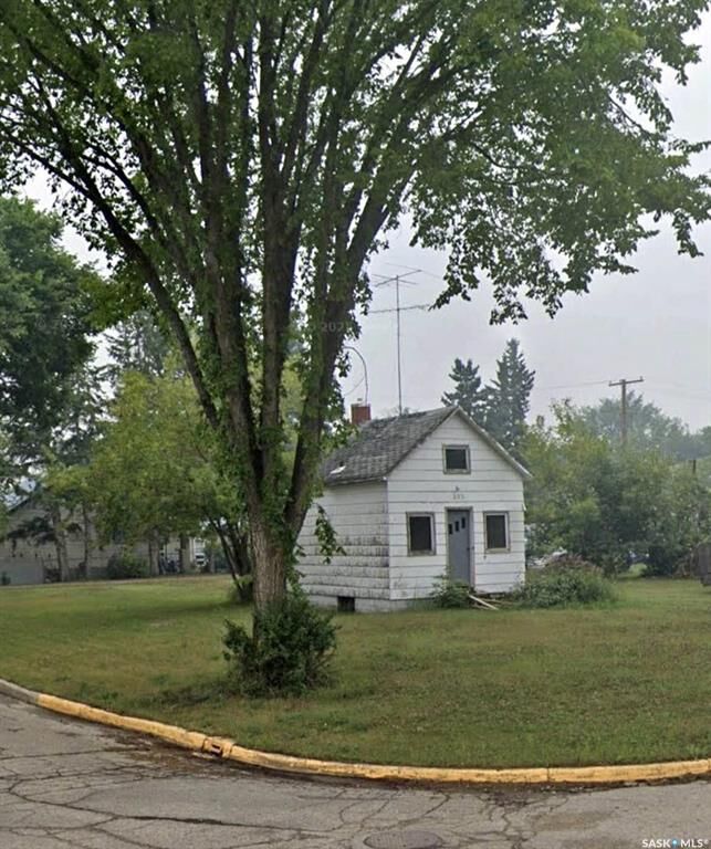 Property Photo:  335 Highway Avenue E  SK S0A 3B0 