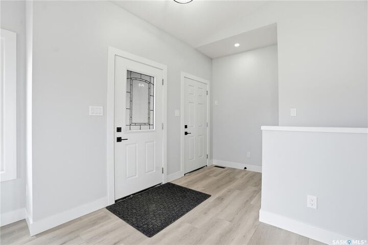 Photo de la propriété:  208 2nd Street S  SK S0K 4R0 