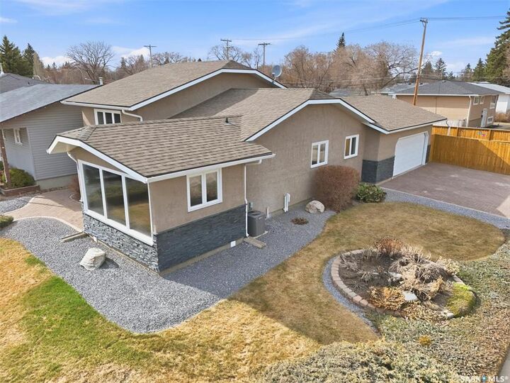 Photo de la propriété:  3402 Calder Crescent  SK S7J 4W6 
