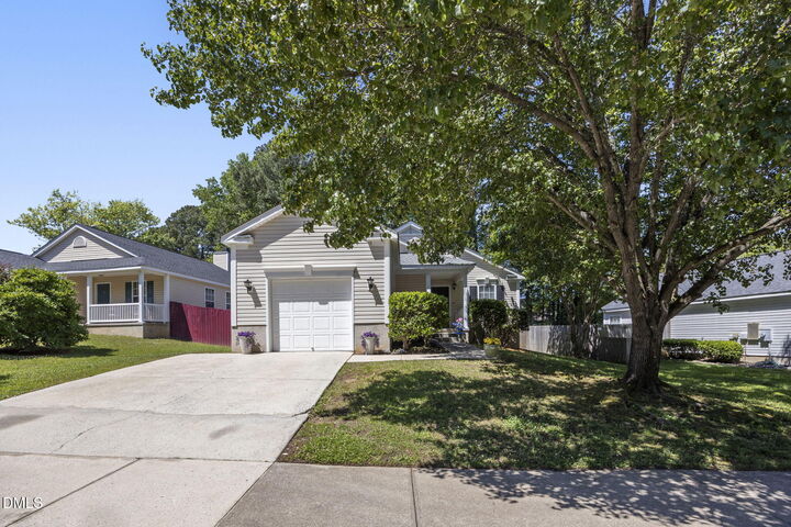 Property Photo: 919 Homestead Park Drive NC 27502