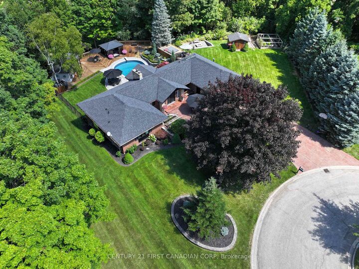 Property Photo:  2314 Lime Kiln Drive  ON N6K 4P6 