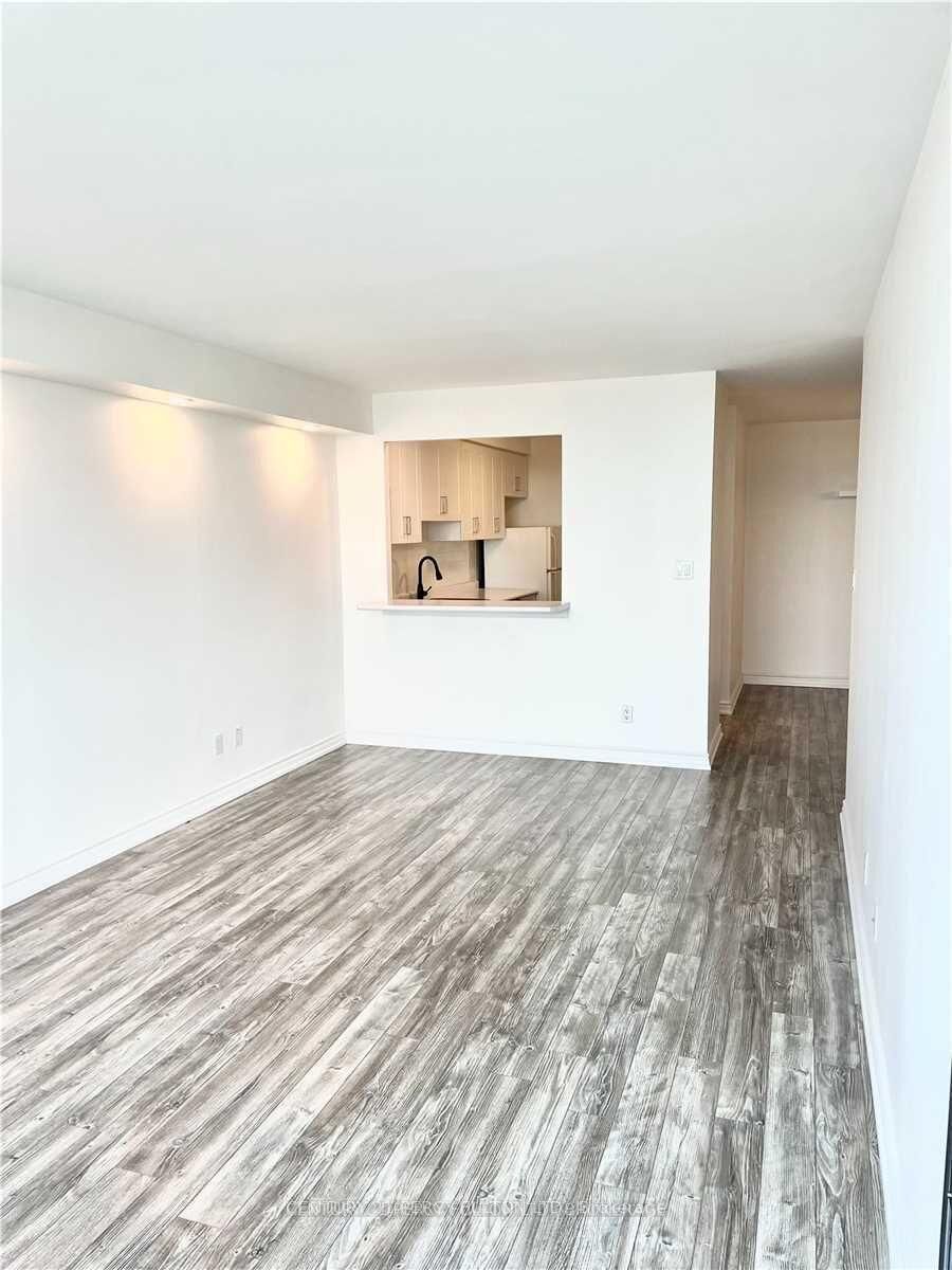 Property Photo:  75 Bamburgh Circle 1619  ON M1W 3W1 
