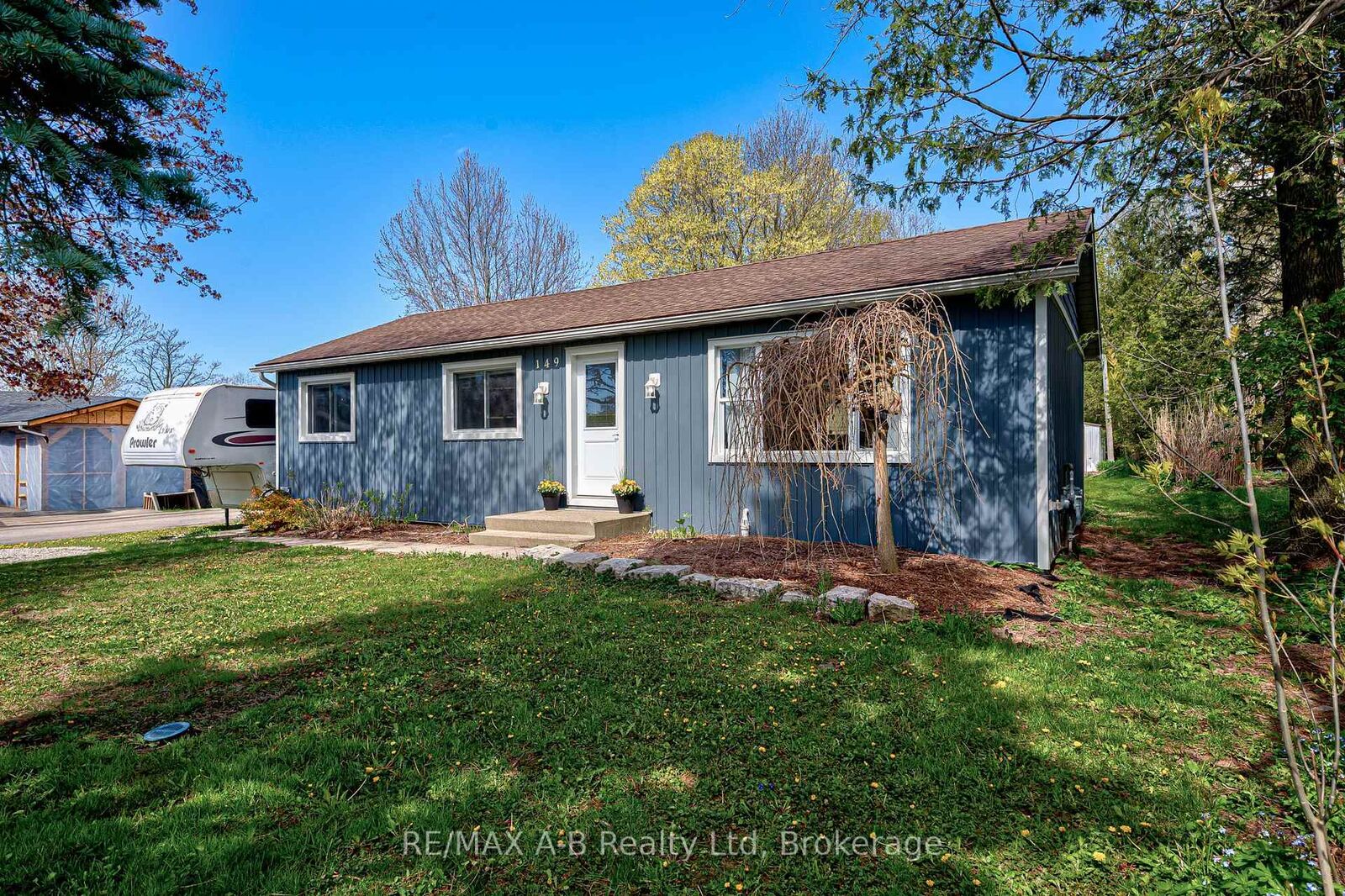 Property Photo: 149 Isabella Street ON N0K 1W0