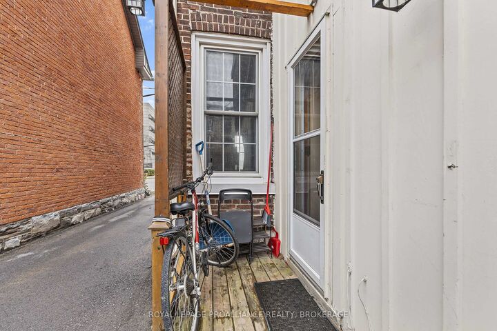 Property Photo: 274 Wellington Street ON K7K 2Z1