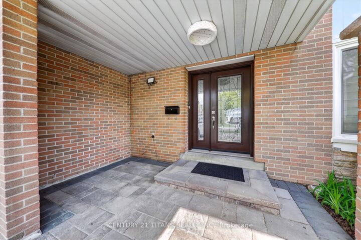 Property Photo: 47 Kentish Crescent ON M1S 2Z3