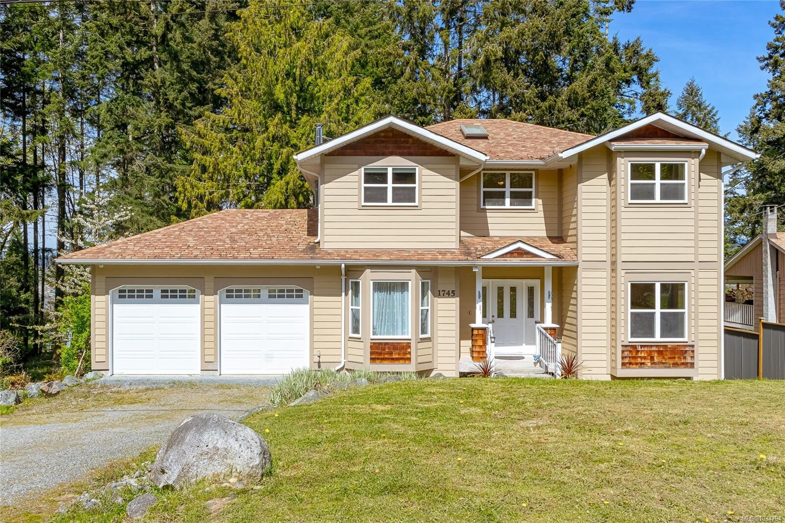 Property Photo: 1745 Pavenham Rd BC V0R 1N1