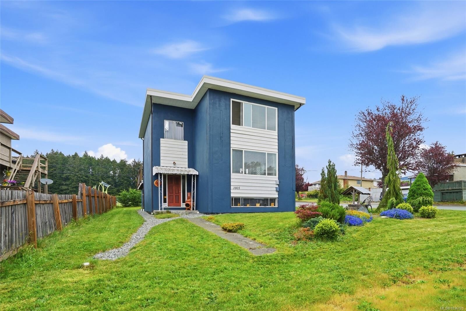 Property Photo: 3805 Morgan Cres N BC V9Y 6C1
