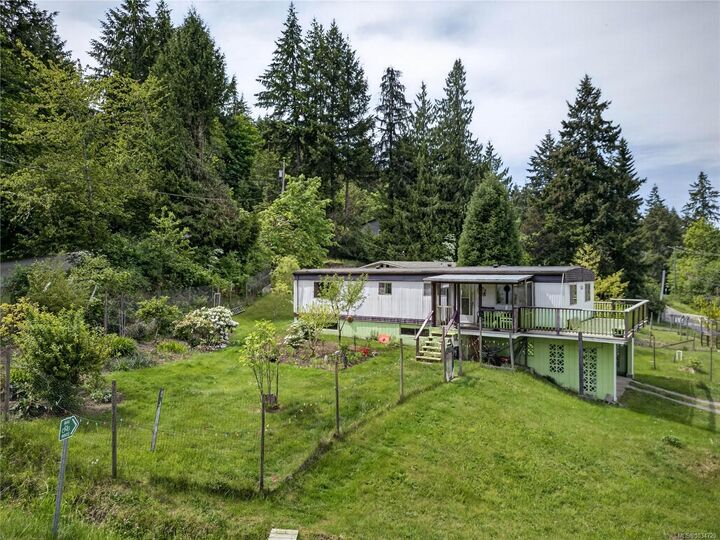 Property Photo:  104 Mobrae Ave  BC V8K 1K1 