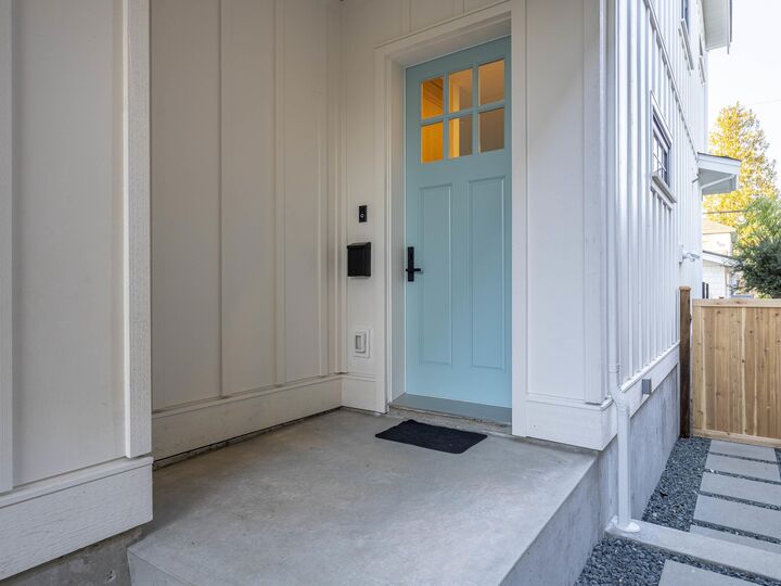 Property Photo:  3919 W 18th Avenue 2  BC V6S 1B6 