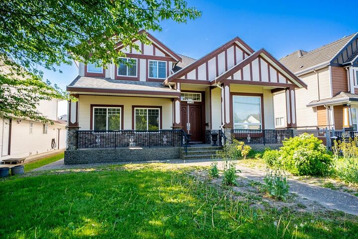 15746 84 Avenue — photo 1