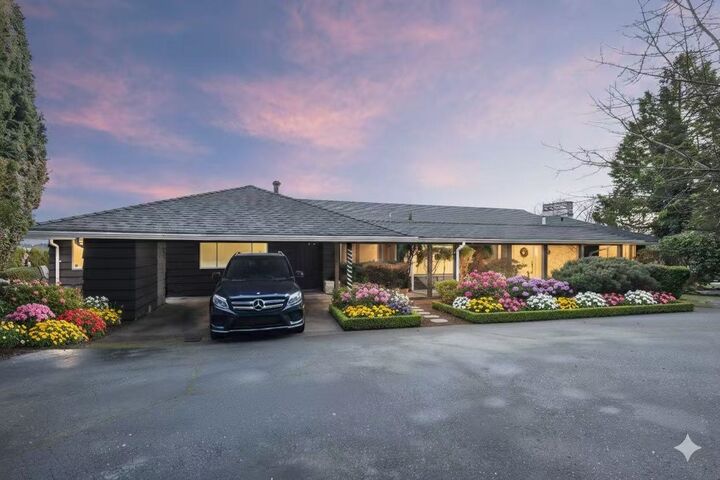 Property Photo:  875 Eyremount Drive  BC V7S 2B2 