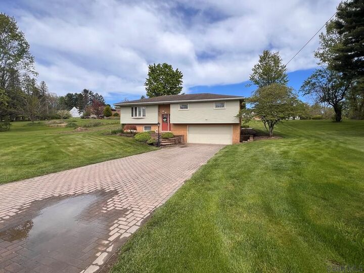 Property Photo: 116 Gayview Terrace PA 15905