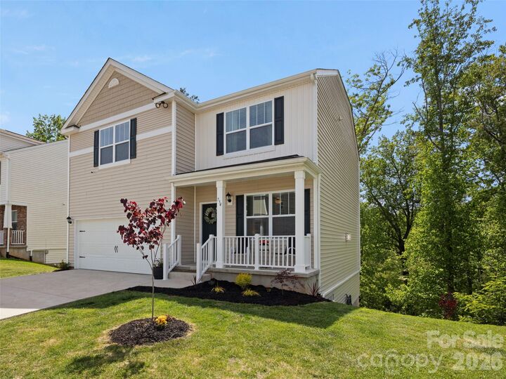 Property Photo:  734 Fountain Park Boulevard  NC 28806 