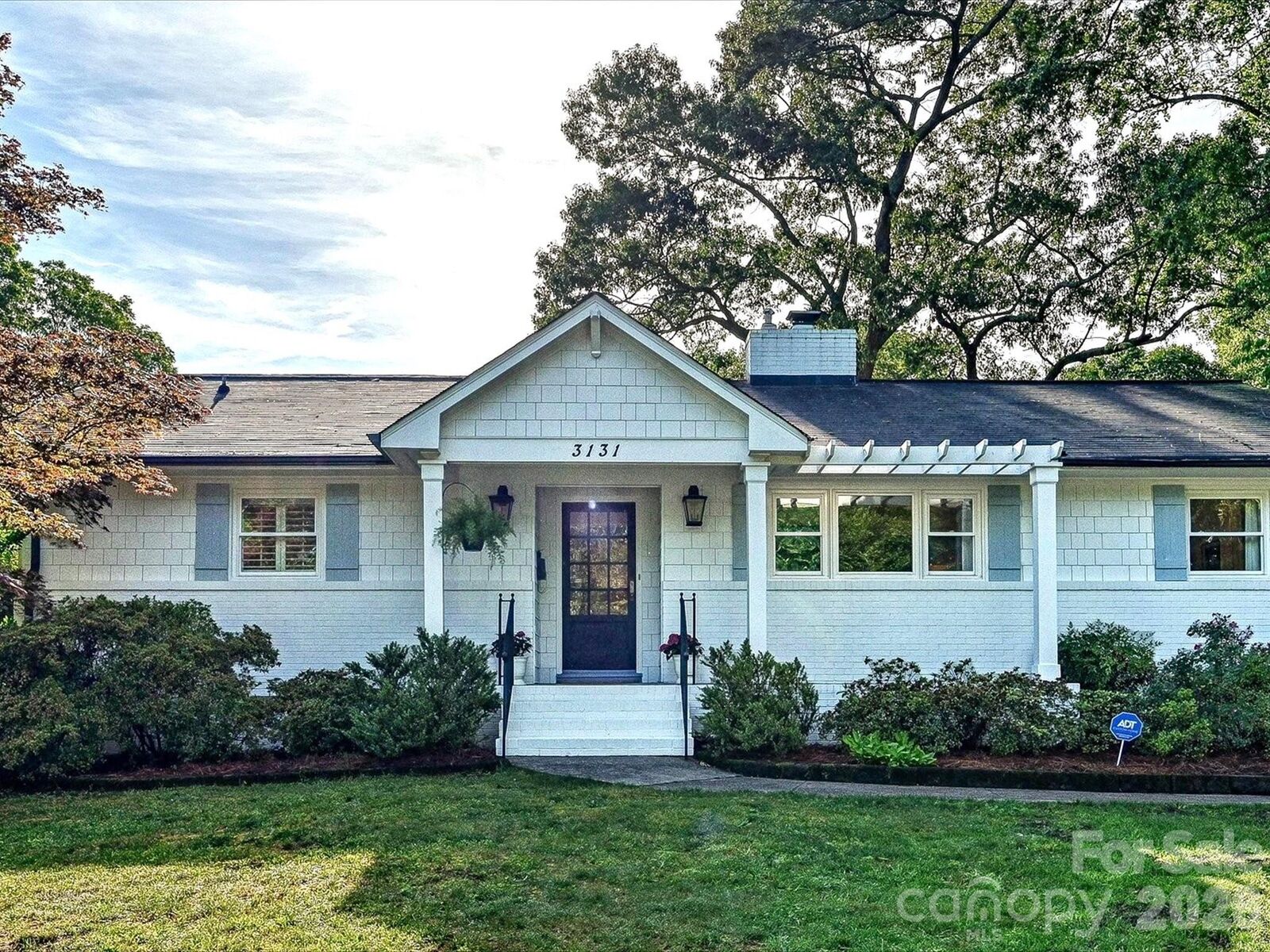 Property Photo:  3131 Pinehurst Place  NC 28209 