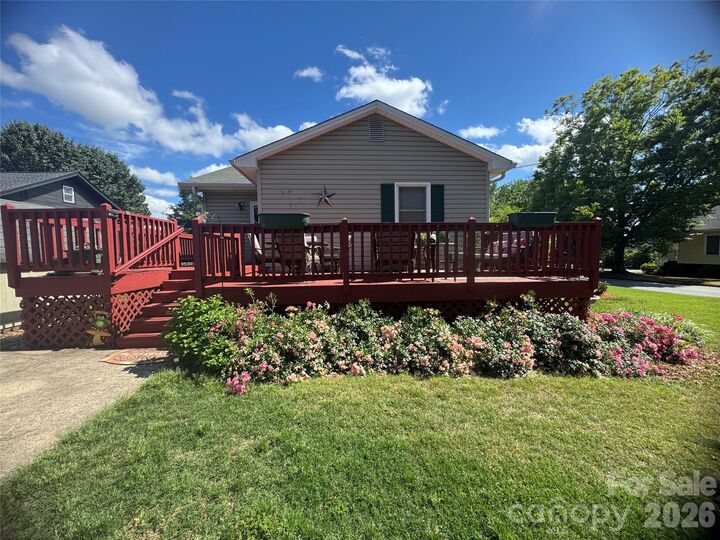 Property Photo:  116 Live Oak Avenue  NC 28012 