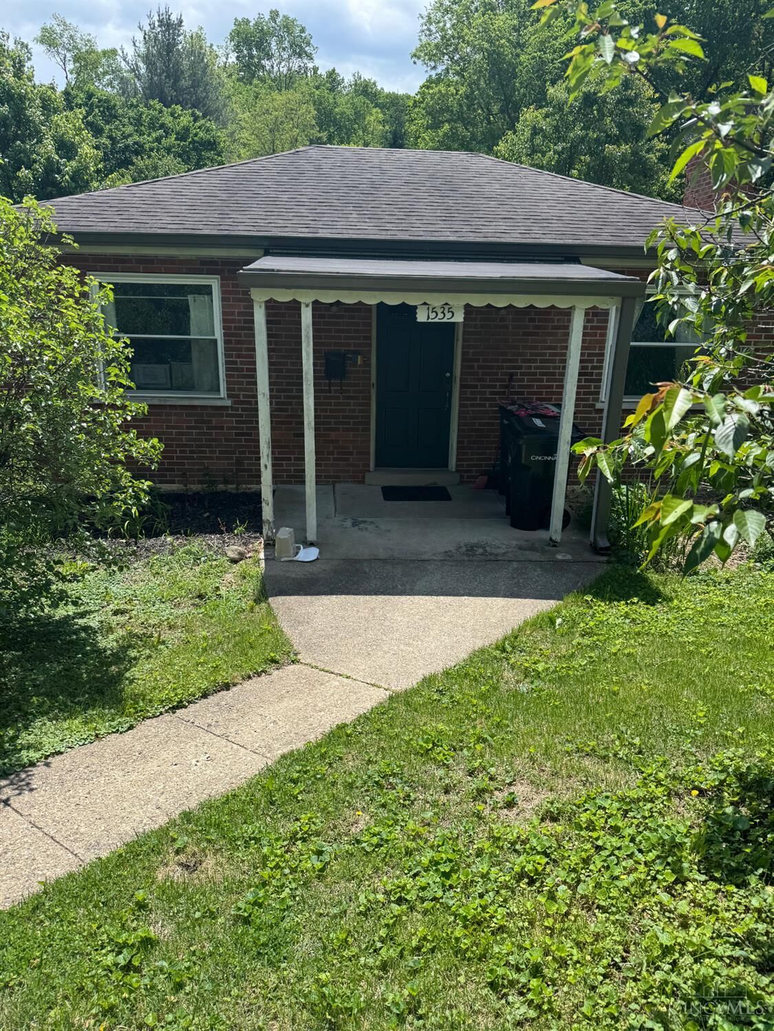Property Photo: 1535 Springlawn Avenue OH 45223