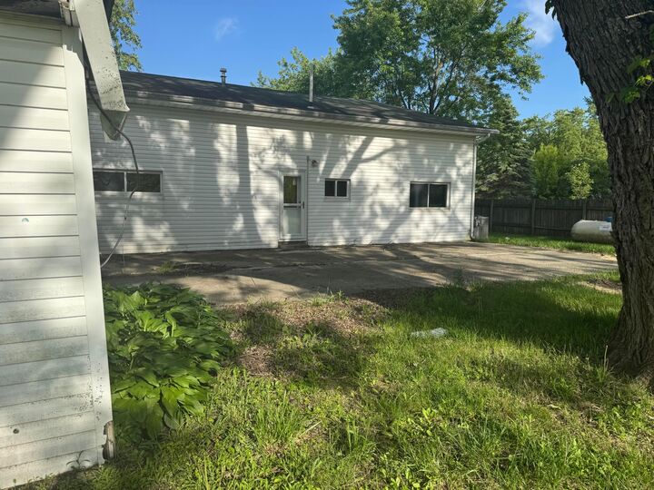 Property Photo:  64 7th SW Avenue  OH 43062 