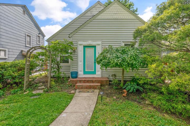 Property Photo:  886 S Roosevelt Avenue  OH 43209 