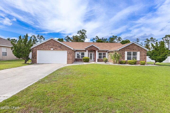 Property Photo: 3720 Bay Tree Road FL 32444