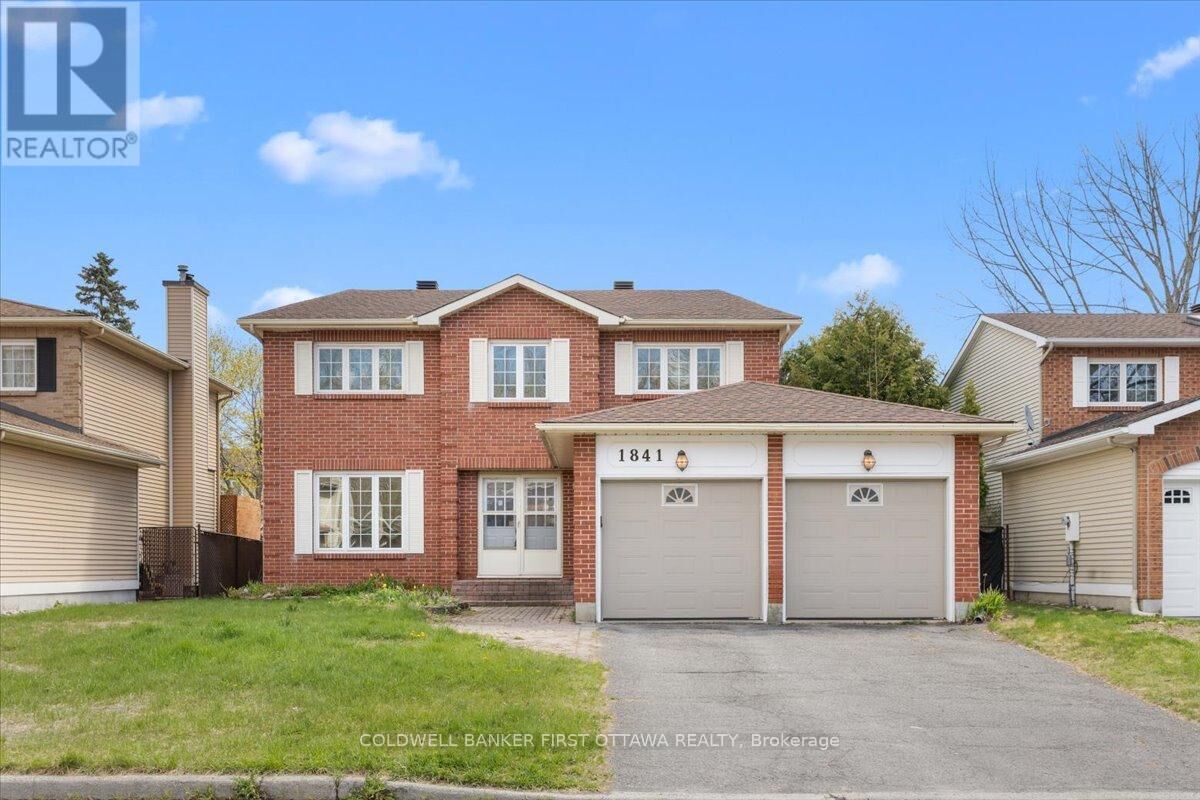 Property Photo:  1841 Thistleleaf Crescent  ON K1C 5W8 