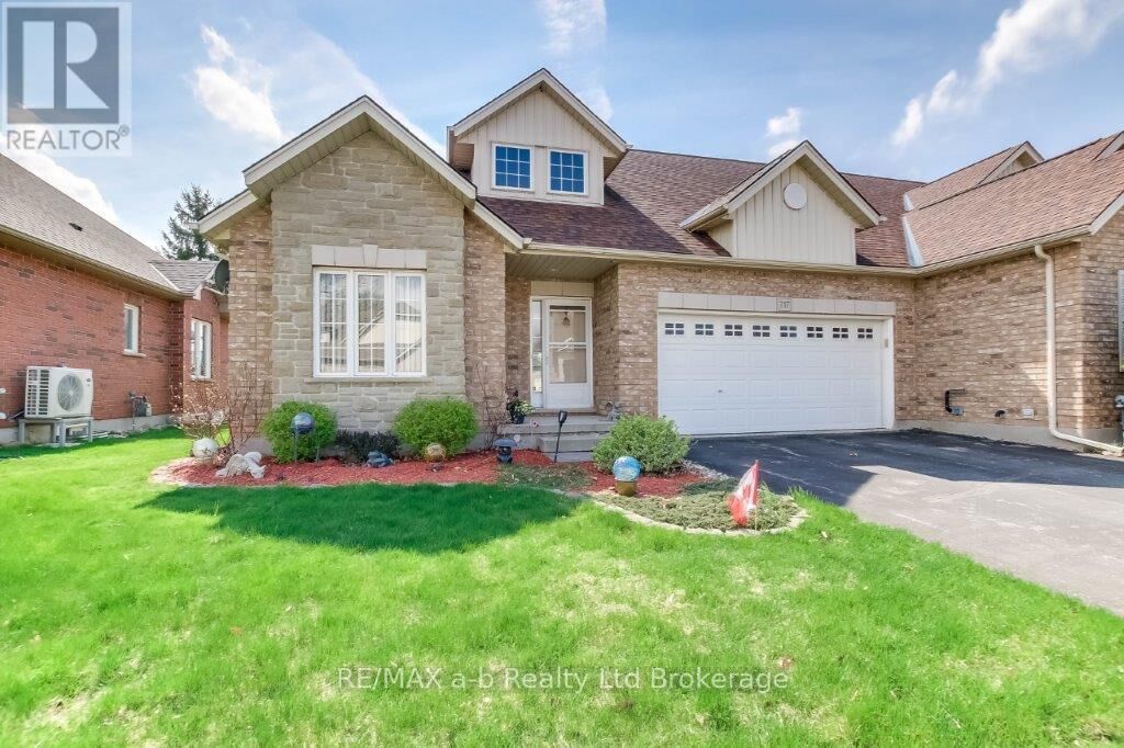 Property Photo:  717 Garden Court Crescent  ON N4T 0A2 