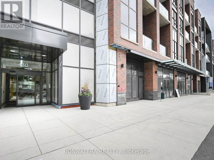 Property Photo:  430 Square One Drive 4309  ON L5B 0L6 