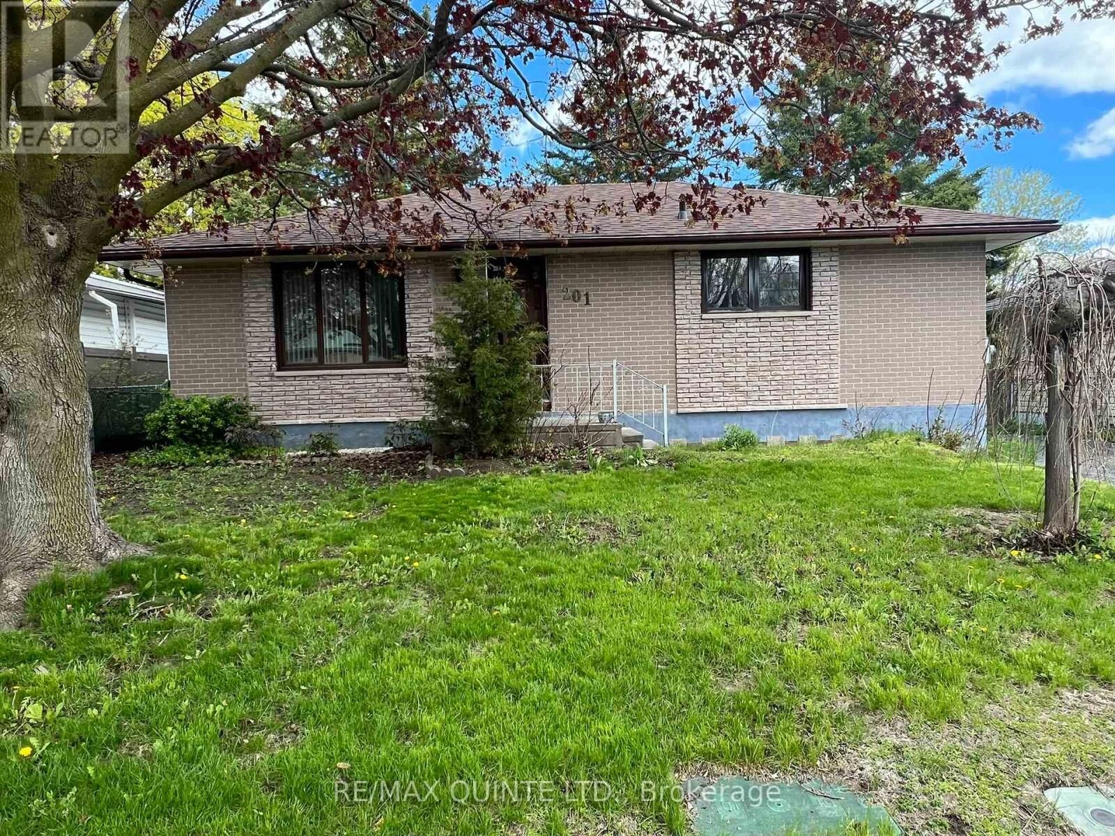 Property Photo:  201 Reid Street  ON K8V 5W4 