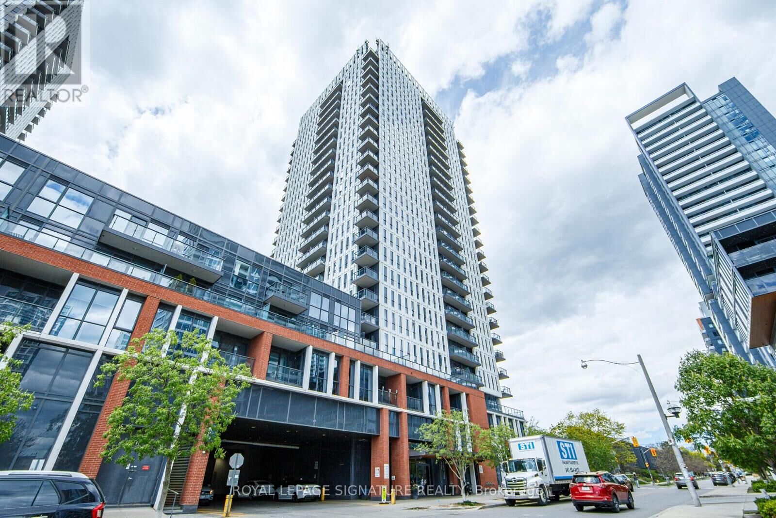 Property Photo:  170 Sumach Street 1909  ON M5A 3K2 