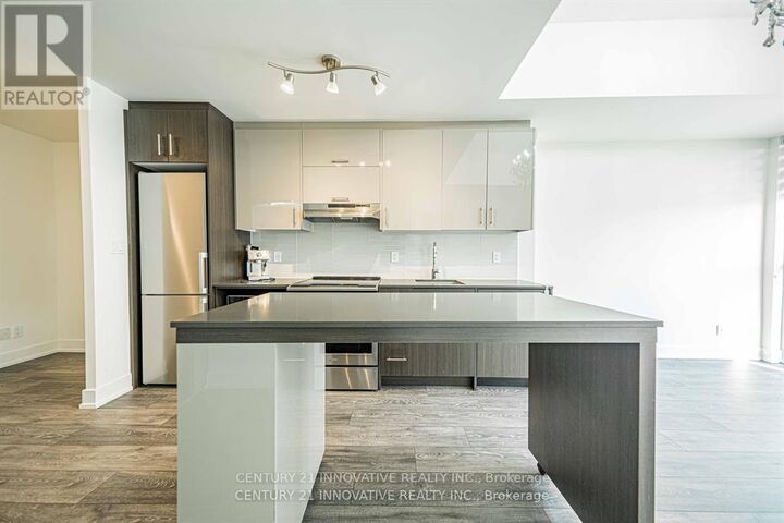 Property Photo:  180 Fairview Mall Drive 517  ON M2J 0G4 