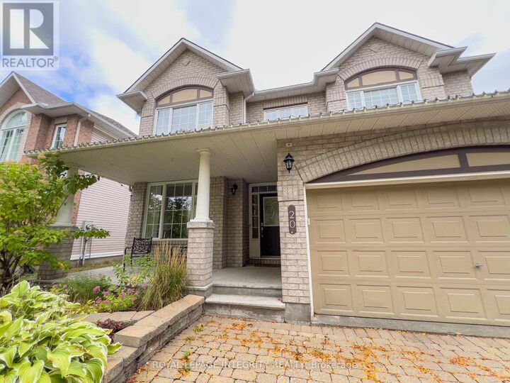 Property Photo:  20 Farmfield Crescent  ON K2M 2S9 
