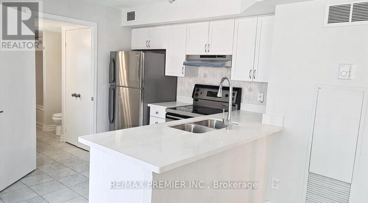 Property Photo:  600 Queens Quay West 719  ON M5V 3M3 