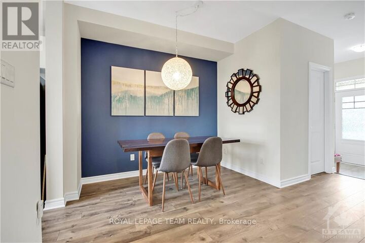 Property Photo:  243 Kimpton Drive  ON K2S 0B9 