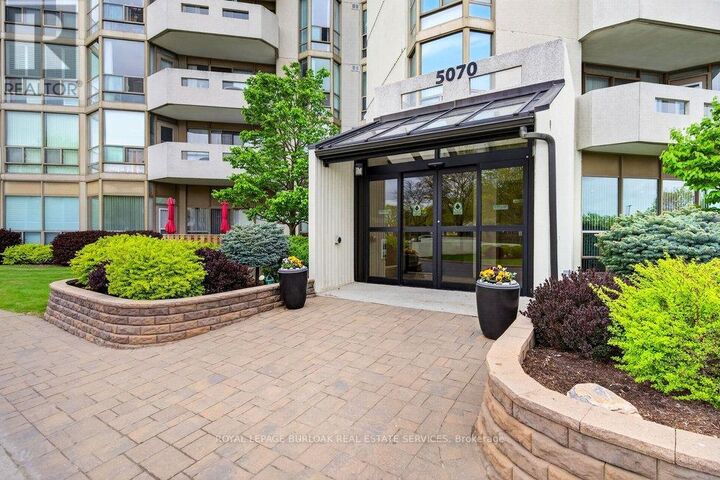 Property Photo:  5070 Pinedale Avenue 808  ON L7L 5V6 