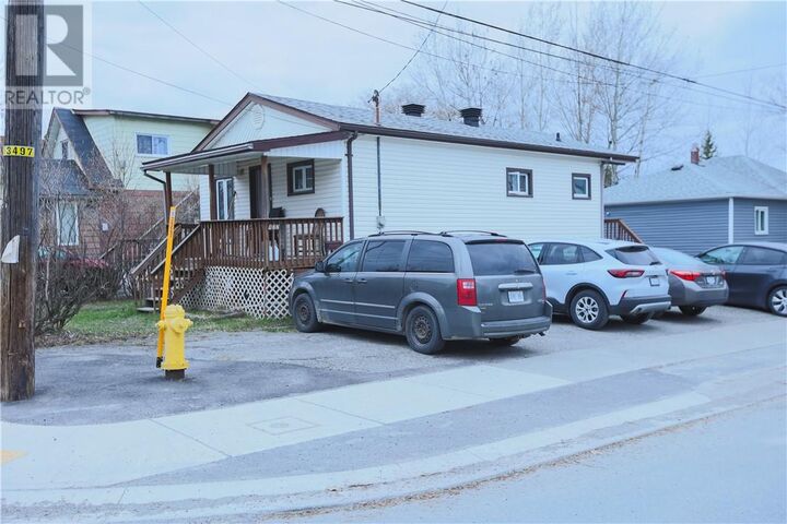 422 Queen Street — photo 1