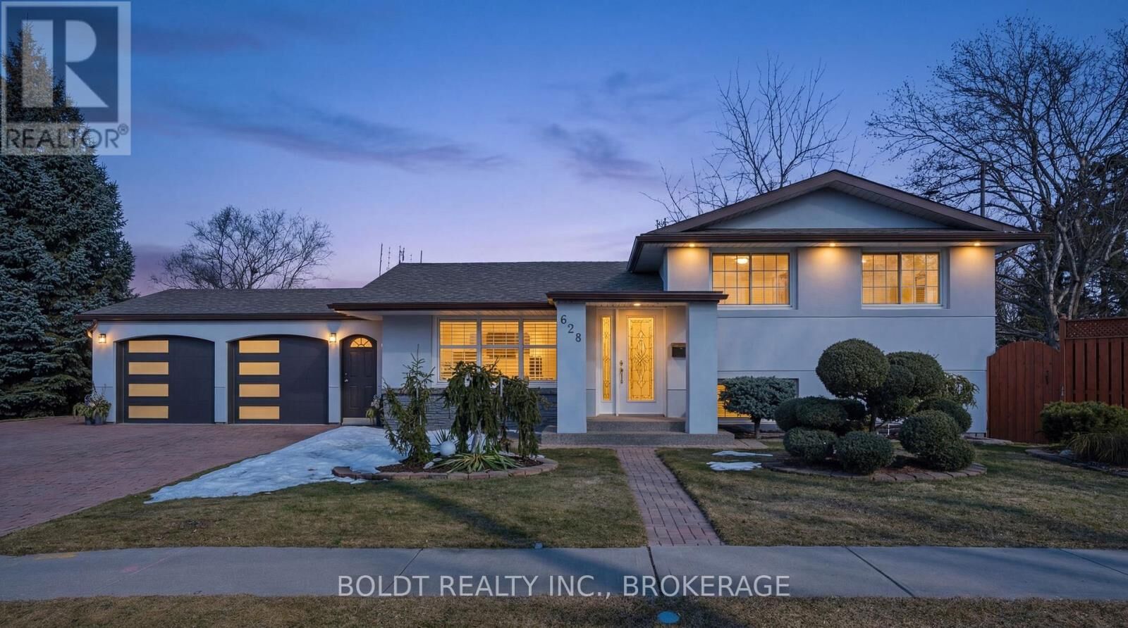 Property Photo:  628 Vine Street  ON L2M 3V5 