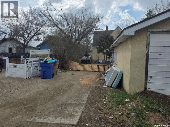 Property Photo:  1167 Elphinstone Street  SK S4T 3M2 