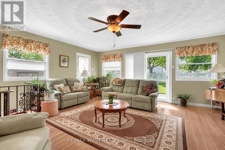 Property Photo:  191 Anne Street South  ON L4N 2E7 